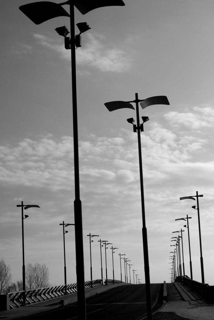 pont et lampadaires